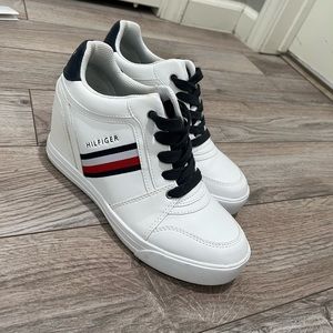 Tommy Hilfiger white wedge tennis shoes